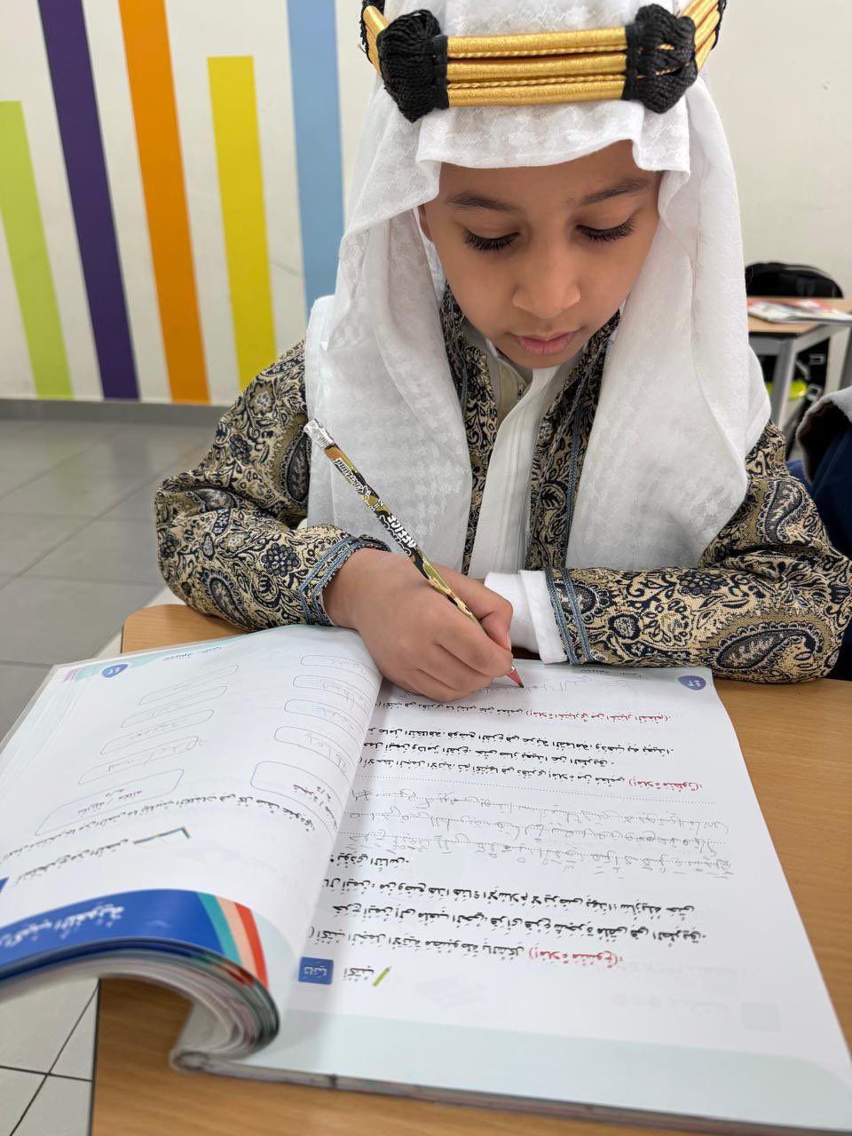 بالعقال المقصب والثوب المطرز .. مدارس الطائف تتزين احتفاءً بيوم التأسيس 2026