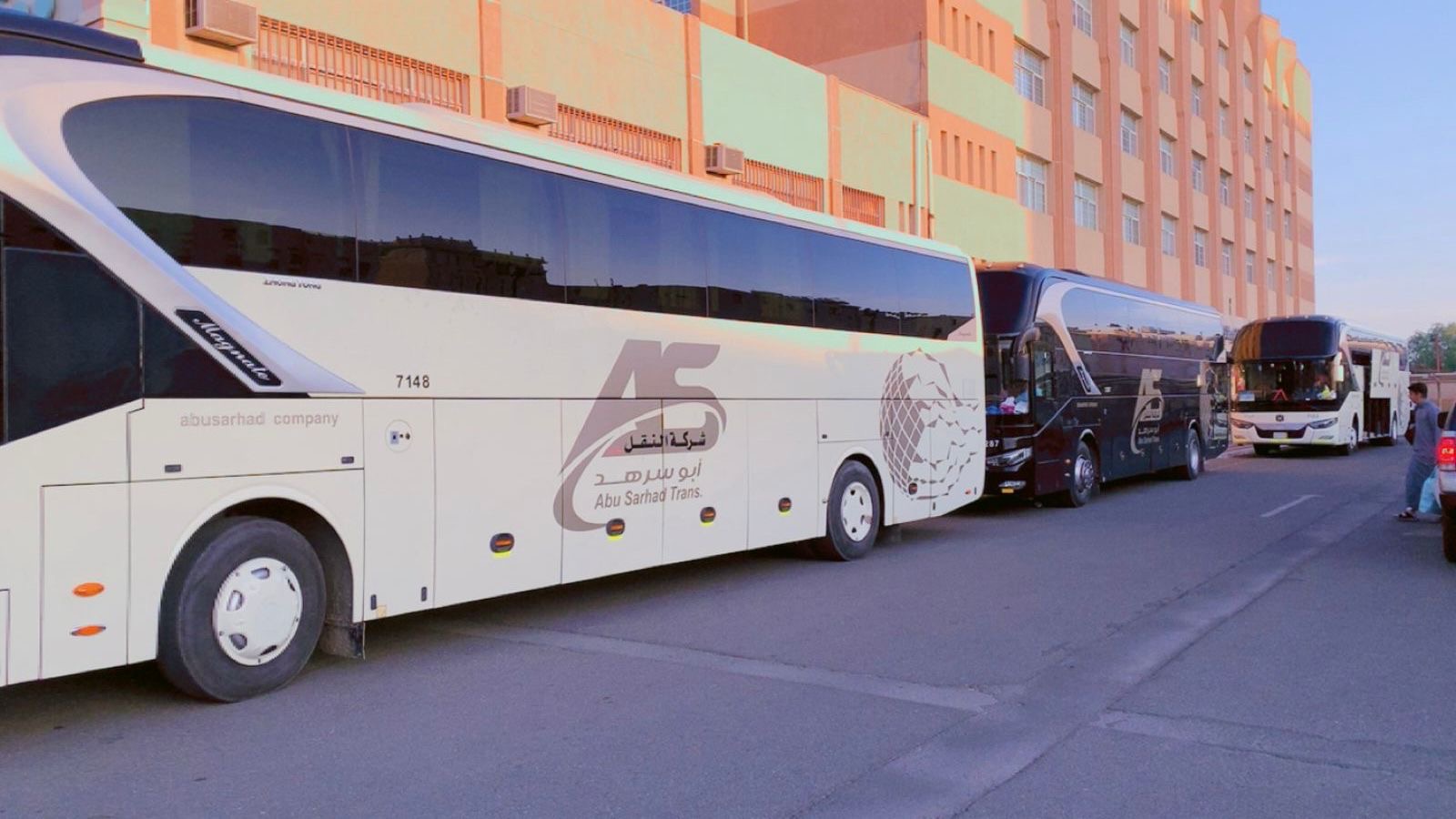 تعليم الطائف" تُنفِّذ برنامج "زيارة " لـ80 حارس مدرسة ومستخدم وعوائلهم ممن لم يسبق لهم أداؤها ومَنْ أوشك على مرحلة التقاعد تقديرًا وعرفانًا لهم