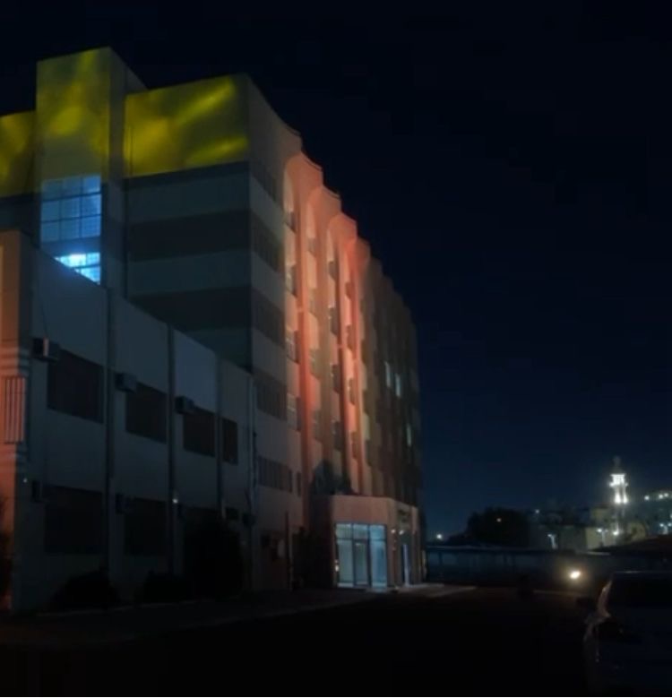 في يوم التأسيس : مباني تعليم الطائف تكتسي  بألوان الهوية الوطنية، تجسيدًا لمسيرة امتدت لثلاثة قرون.