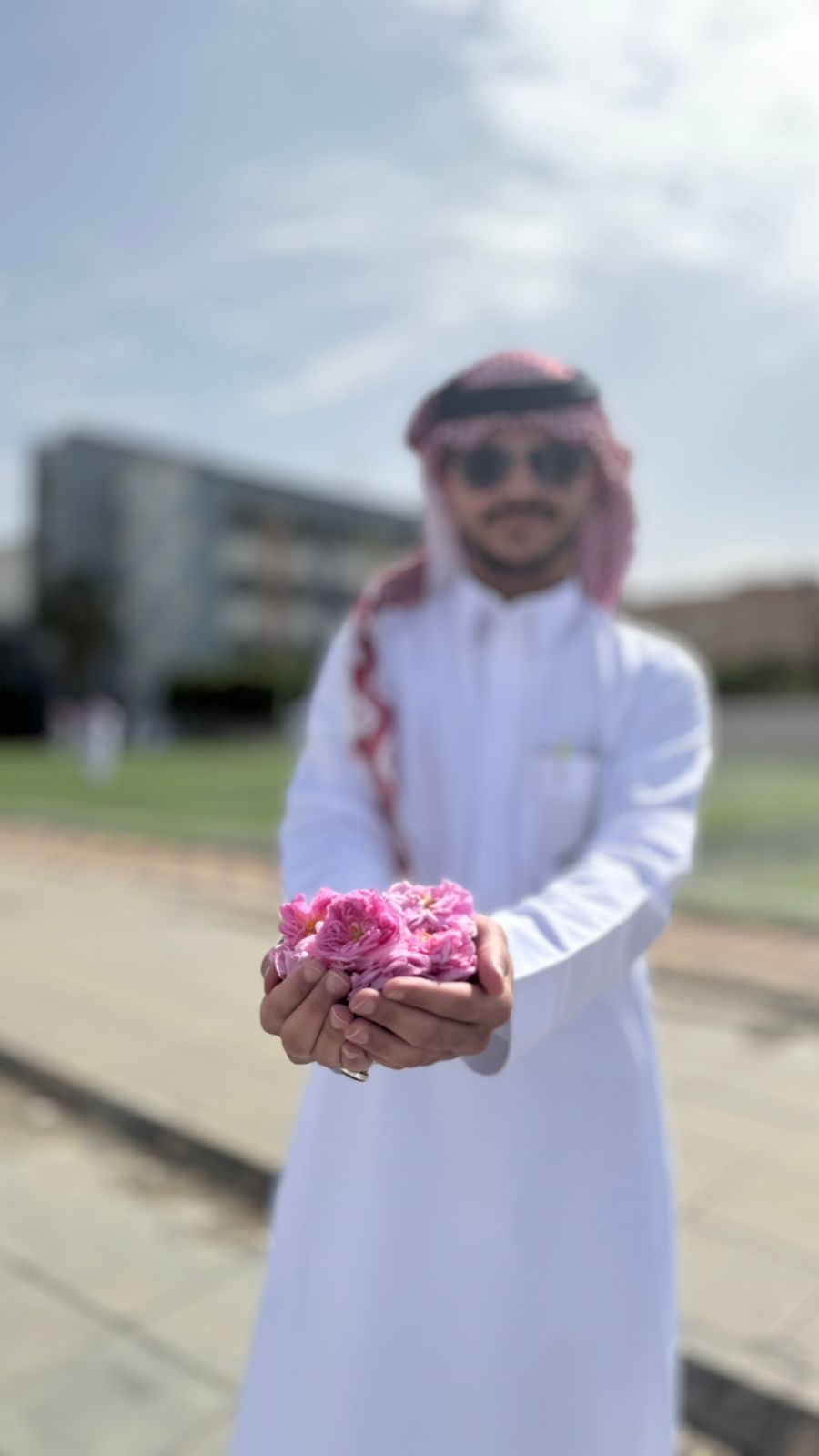 مدارس تعليم الطائف  تفوح عطراً بالورد بمشاركة أكثر من ربع مليون طالب وطالبة