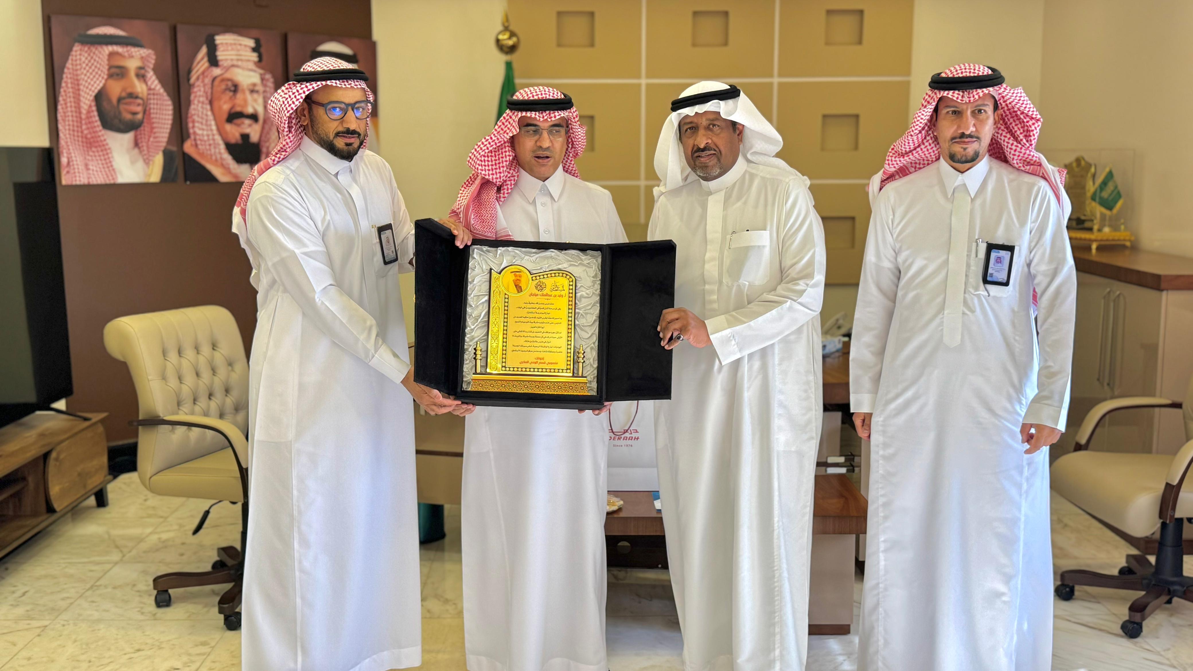 تعليم الطائف يناقش تحسين البيئة التعليمية وتعزيز الأمن والسلامة في المدارس