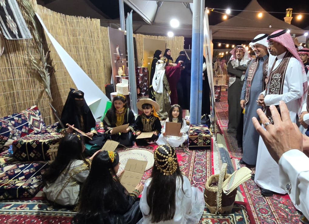 أركان وطنية وفعاليات ومسابقات في احتفال تعليم الأحساء بيوم التأسيس