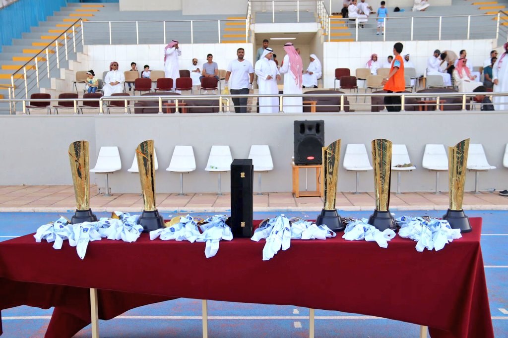 ملعب تعليم عنيزة 