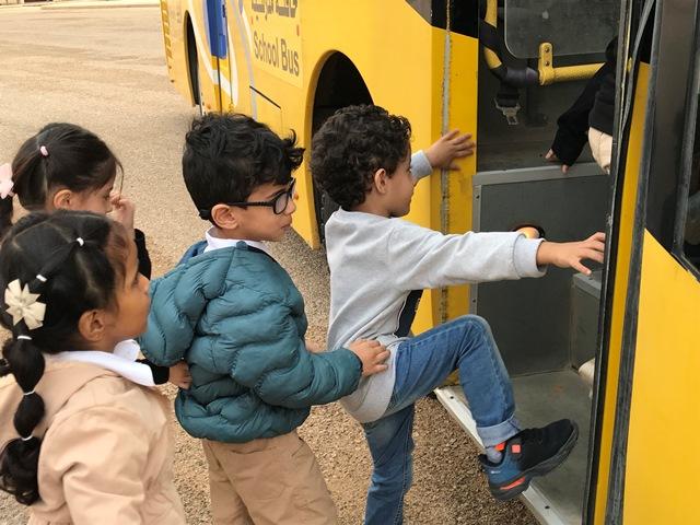 أطفال الروضة الأولى بأشيقر في رحلة للحديقة 