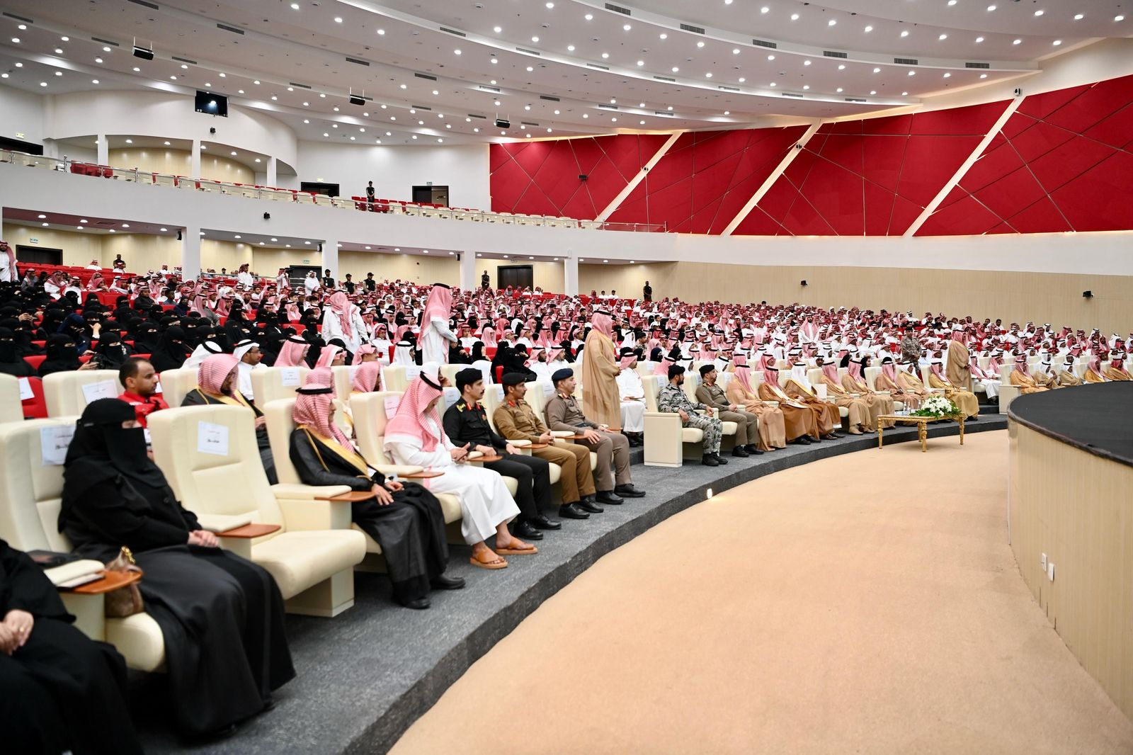 سمو أمير جازان يرعى ملتقى “المواطنة الواعية” بتعليم جازان ويدشّن المعرض المصاحب