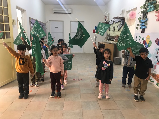 الروضة الأولى بأشيقر تحتفي بيوم العلم 2024