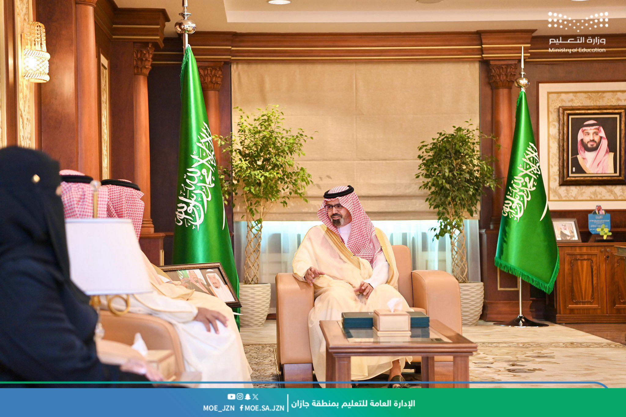 نائب أمير جازان يتسلّم التقرير الشامل لأداء "تعليم جازان" وخططه المستقبلية