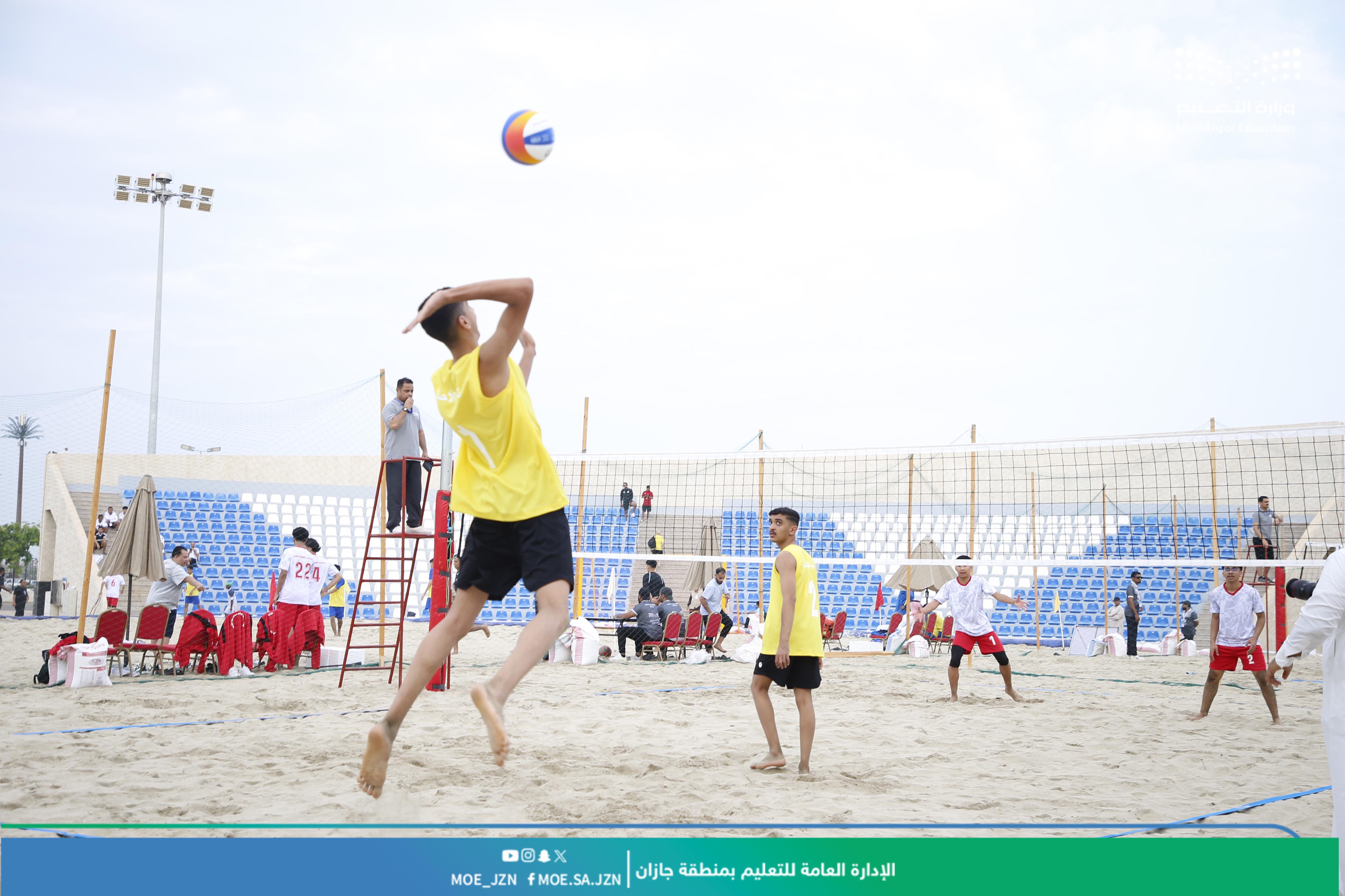 انطلاق بطولة التعليم للرياضات الشاطئية لكرتي القدم والطائرة على مستوى المملكة في تعليم جازان