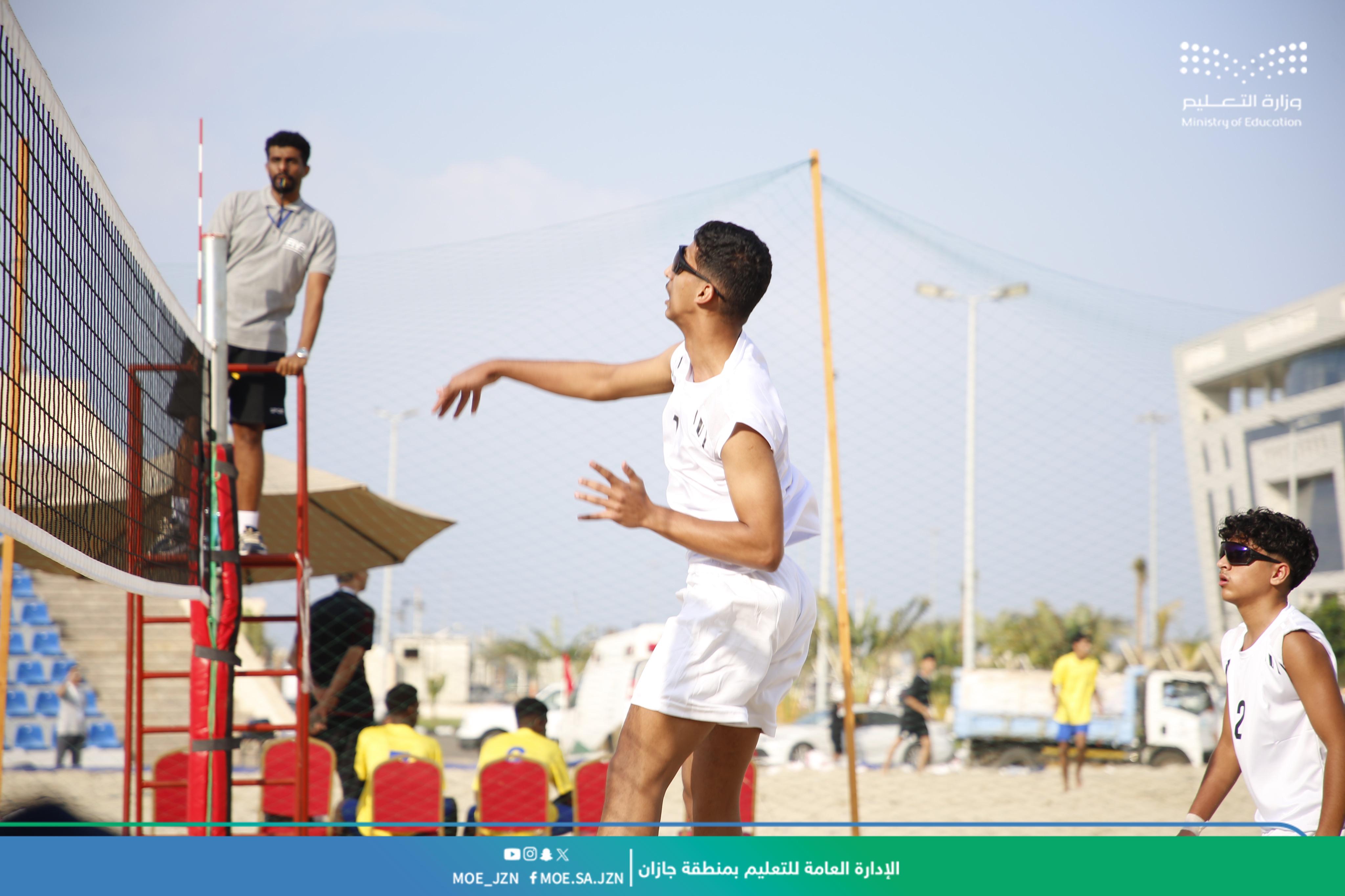 انطلاق بطولة التعليم للرياضات الشاطئية لكرتي القدم والطائرة على مستوى المملكة في تعليم جازان