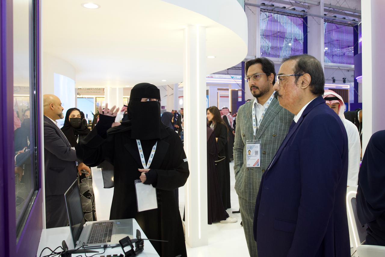 منظومة التعليم تشارك في معرض الدفاع العالمي 2026