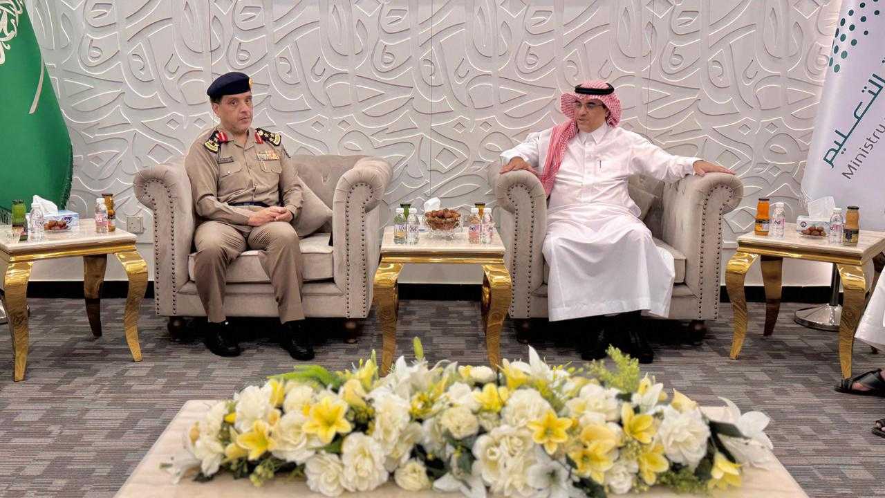 مدير عام تعليم الطائف يلتقي مدير الدفاع المدني بالمحافظة