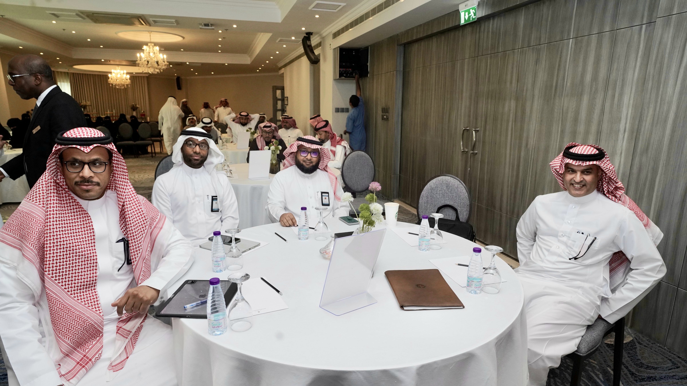 مدير تعليم الأحساء  يكرّم القيادات الواعدة ويؤكد بأن الانضباط هو شعار رفع الإنتاجية