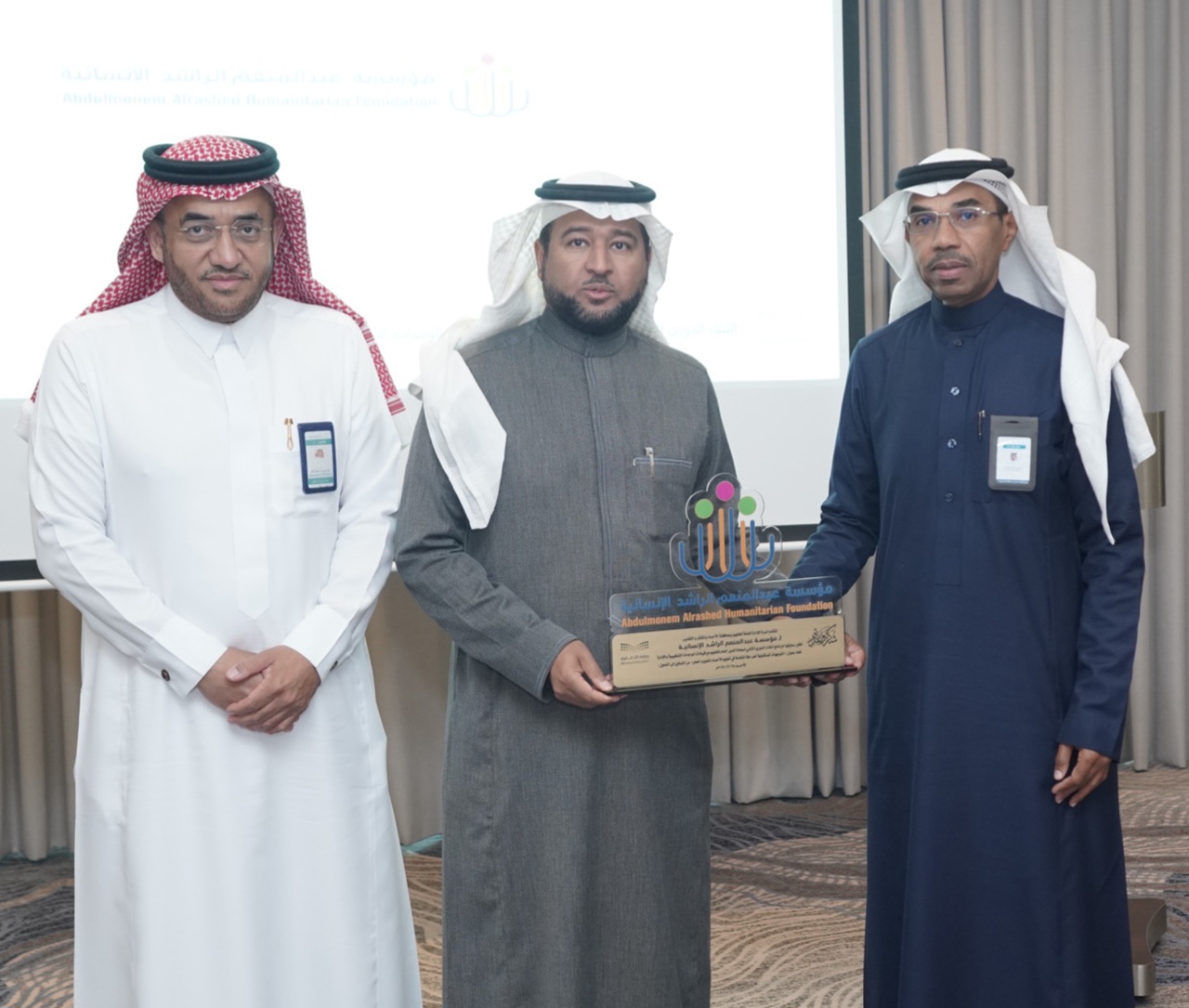 مدير تعليم الأحساء  يكرّم القيادات الواعدة ويؤكد بأن الانضباط هو شعار رفع الإنتاجية