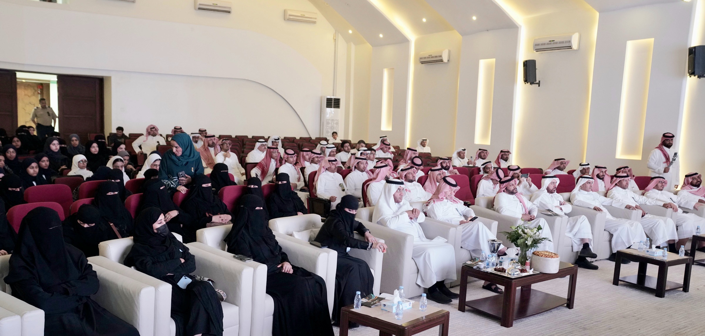 تعليم الأحساء يكرم 38 موهوباً وموهوبةً حققوا أكثر من 50 جائزة دولية