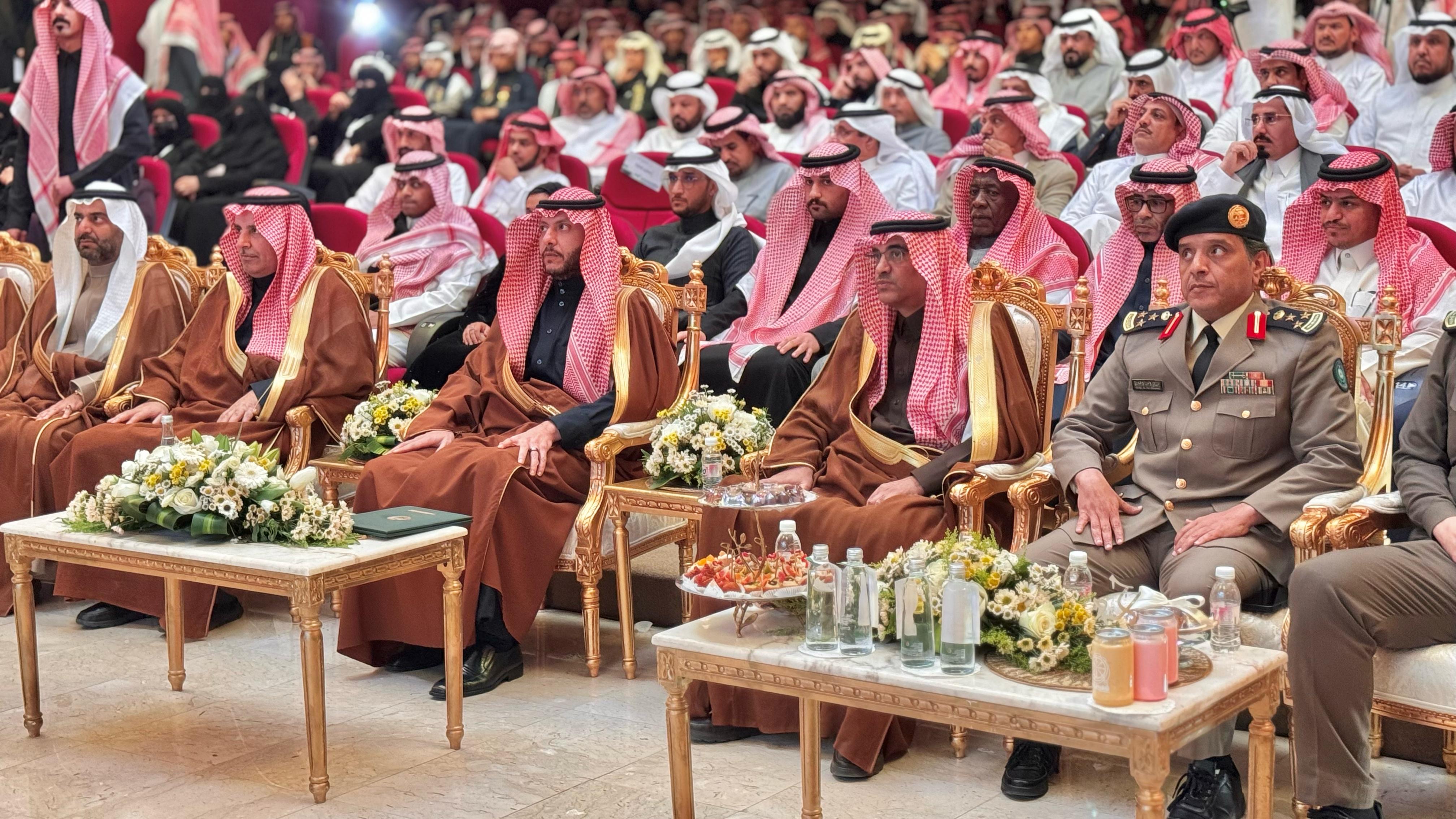 الأمير سعود بن نهار يرعى حفل رواد التفوق العلمي بتعليم الطائف