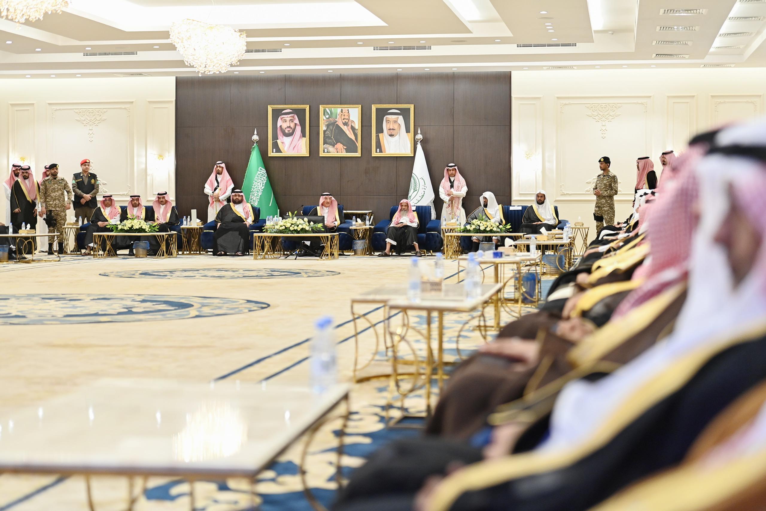 سمو أمير منطقة جازان يخصص الجلسة الأسبوعية لاستعراض المؤشرات الاستراتيجية لتعليم جازان "المنجز والطموح"