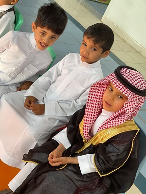 معايدة أطفال الروضة السابعة بشقراء