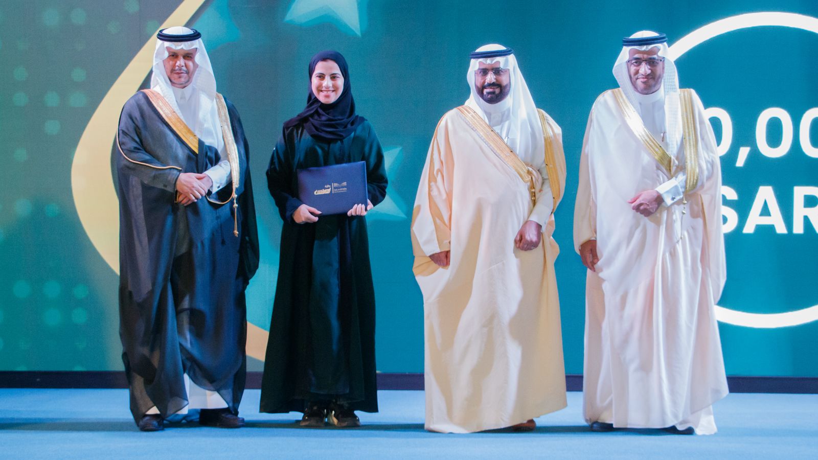 برعاية محافظ الأحساء.. وكيل المحافظة يكرّم 78 طالبًا وطالبة فائزين بجائزة “منافس”