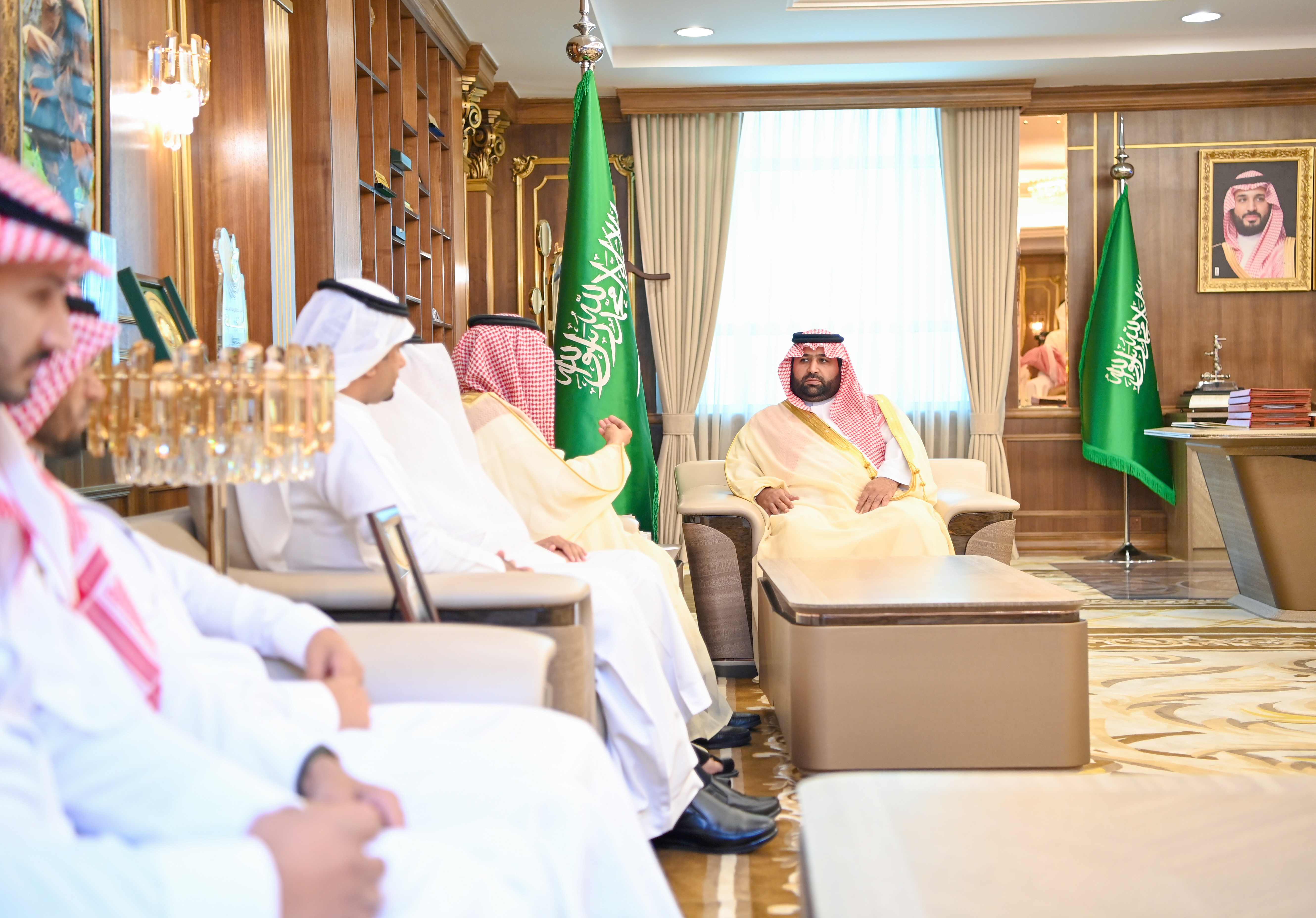 سمو أمير منطقة جازان يستقبل مدير عام تعليم جازان 