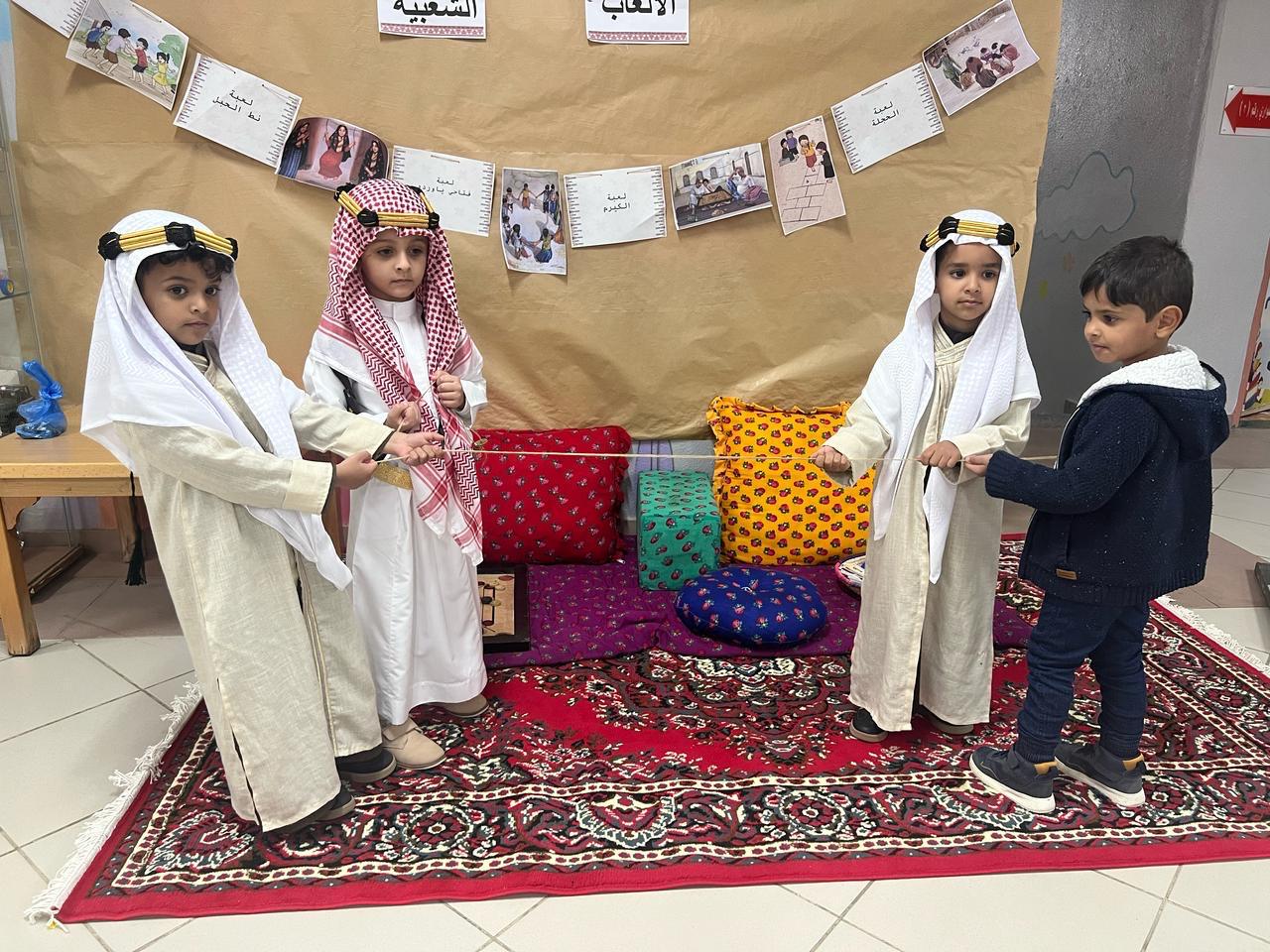شاهد  جانب من احتفالات مدارس تعليم الطائف بـ«يوم التأسيس»