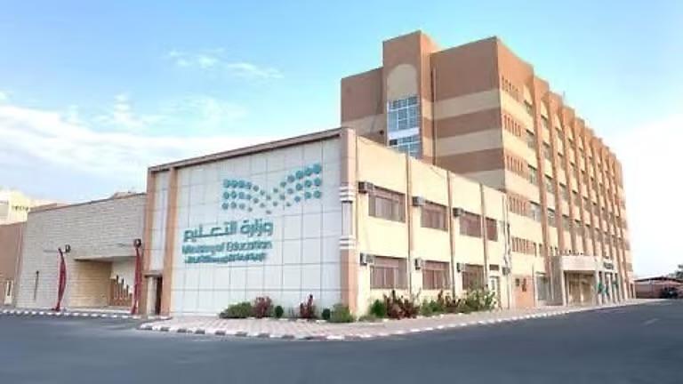  الطالبة سارة الرقيب تمثّل تعليم الطائف في أولمبياد الكيمياء العاشر في العاصمة الأردنية عمان