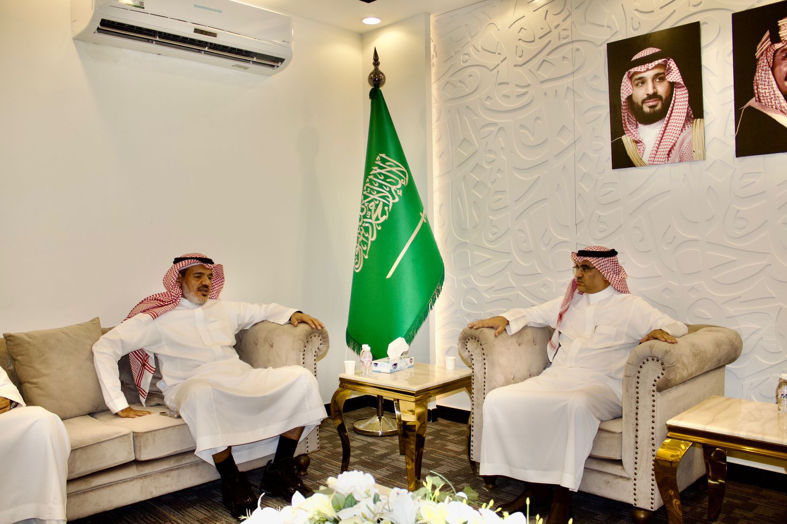 مدير عام تعليم الطائف يلتقي مدير فريق من مؤسسة تكافل الخيرية