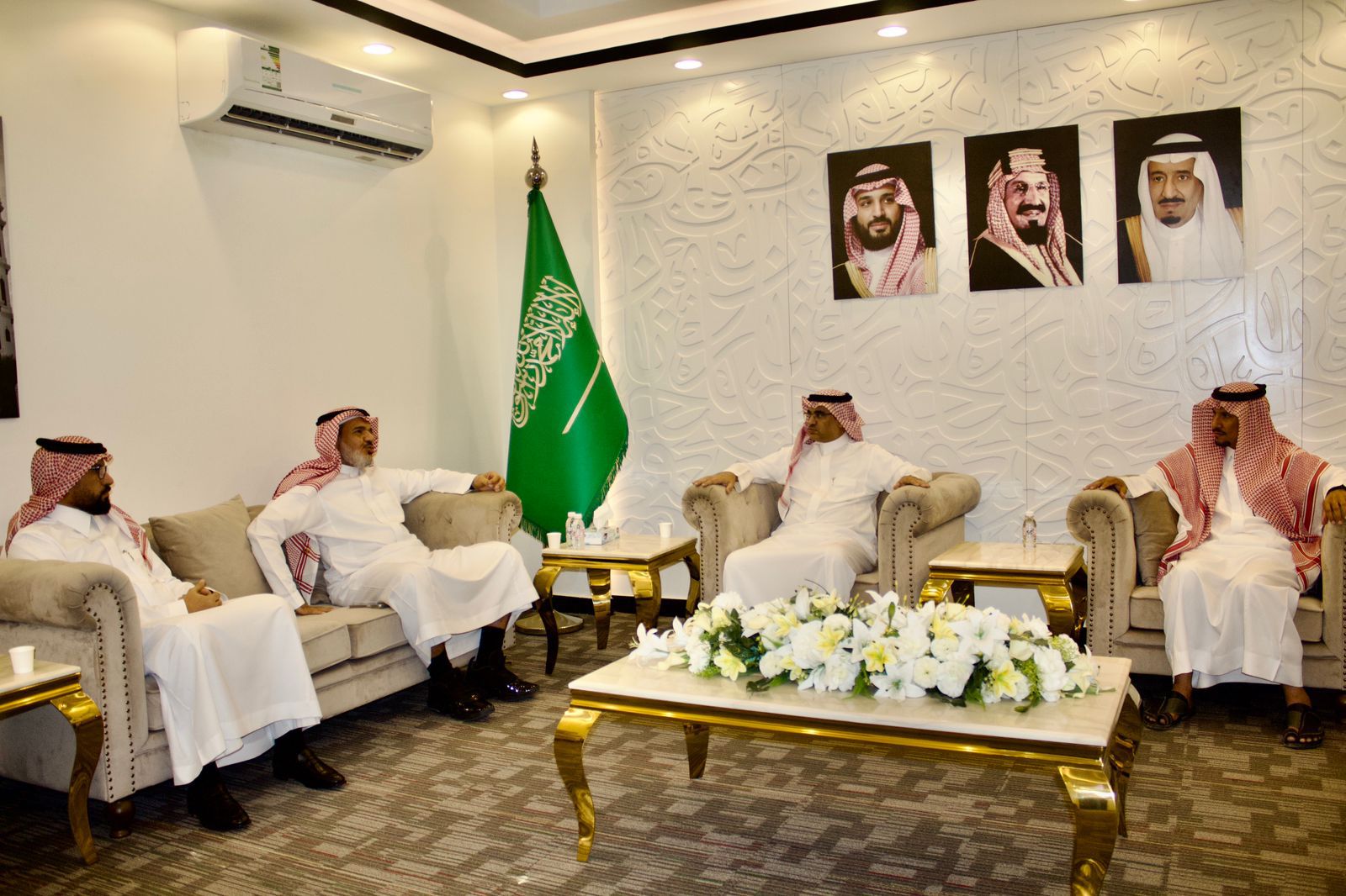 مدير عام تعليم الطائف يلتقي مدير فريق من مؤسسة تكافل الخيرية