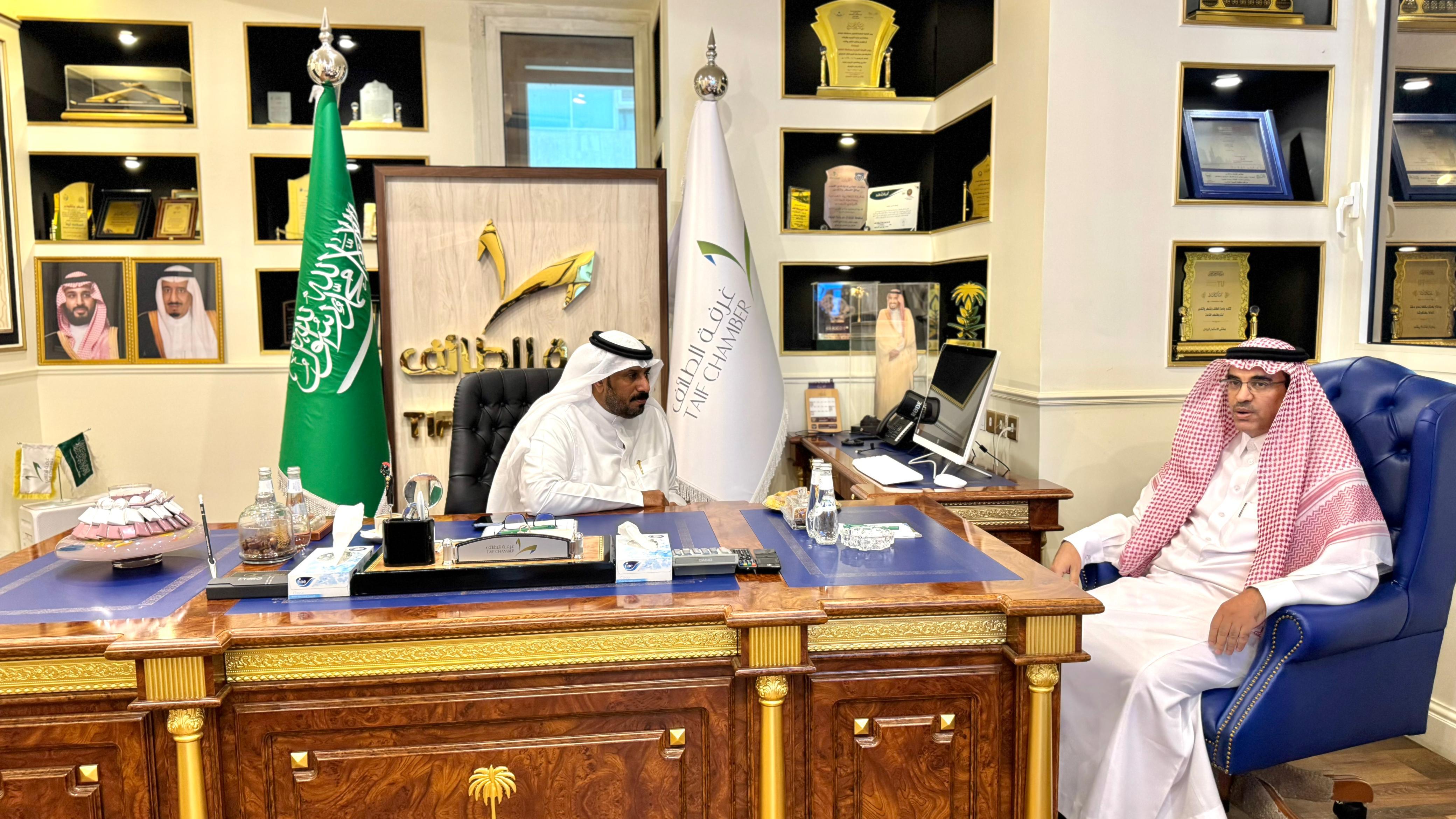 "تعليم الطائف" يستعرض دعم الاستثمار في التعليم مع الغرفة التجارية لتحقيق الاستدامة