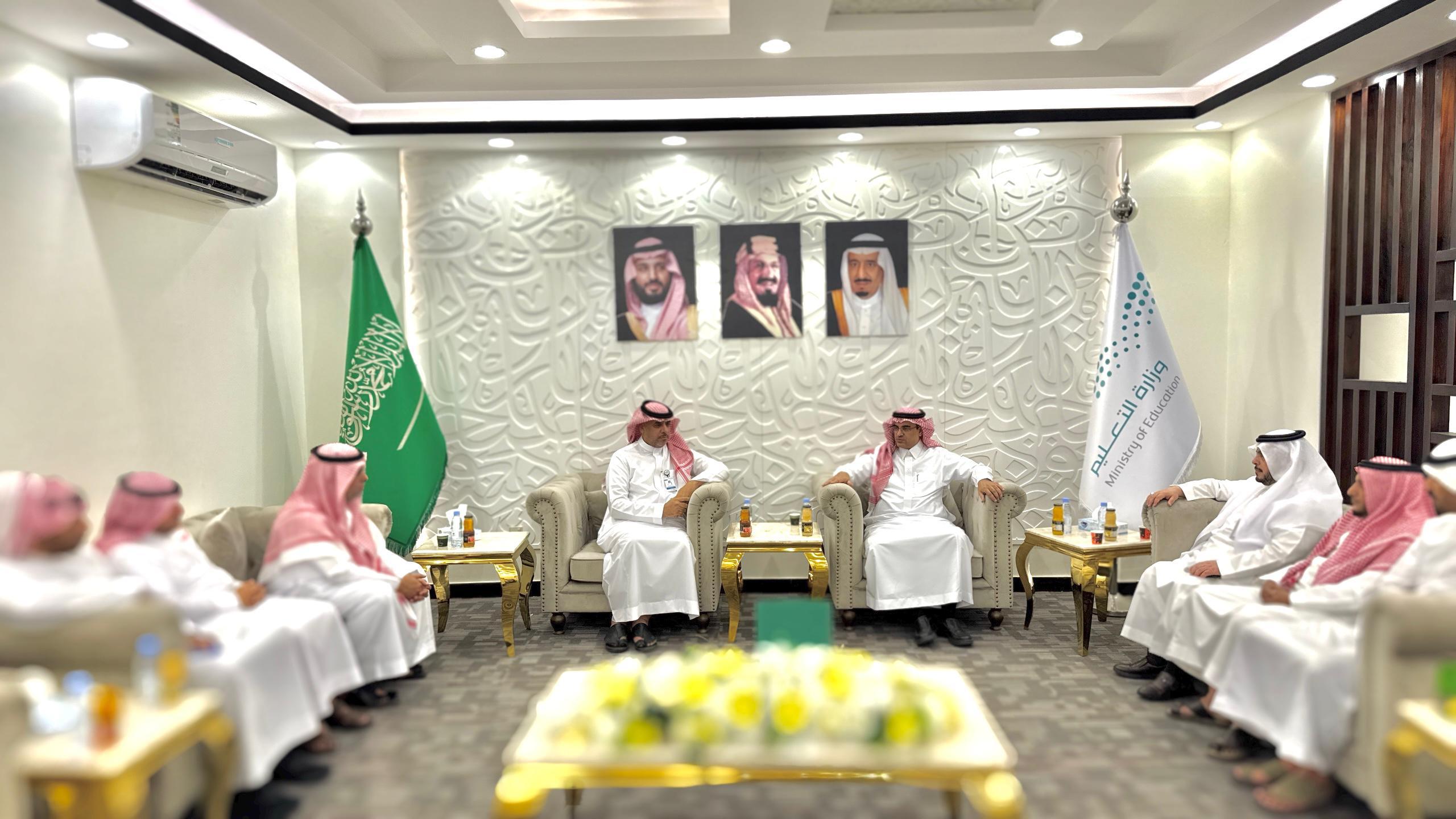 مدير عام تعليم الطائف يلتقي فريق “وقاية” لتعزيز الصحة المدرسية في المدارس