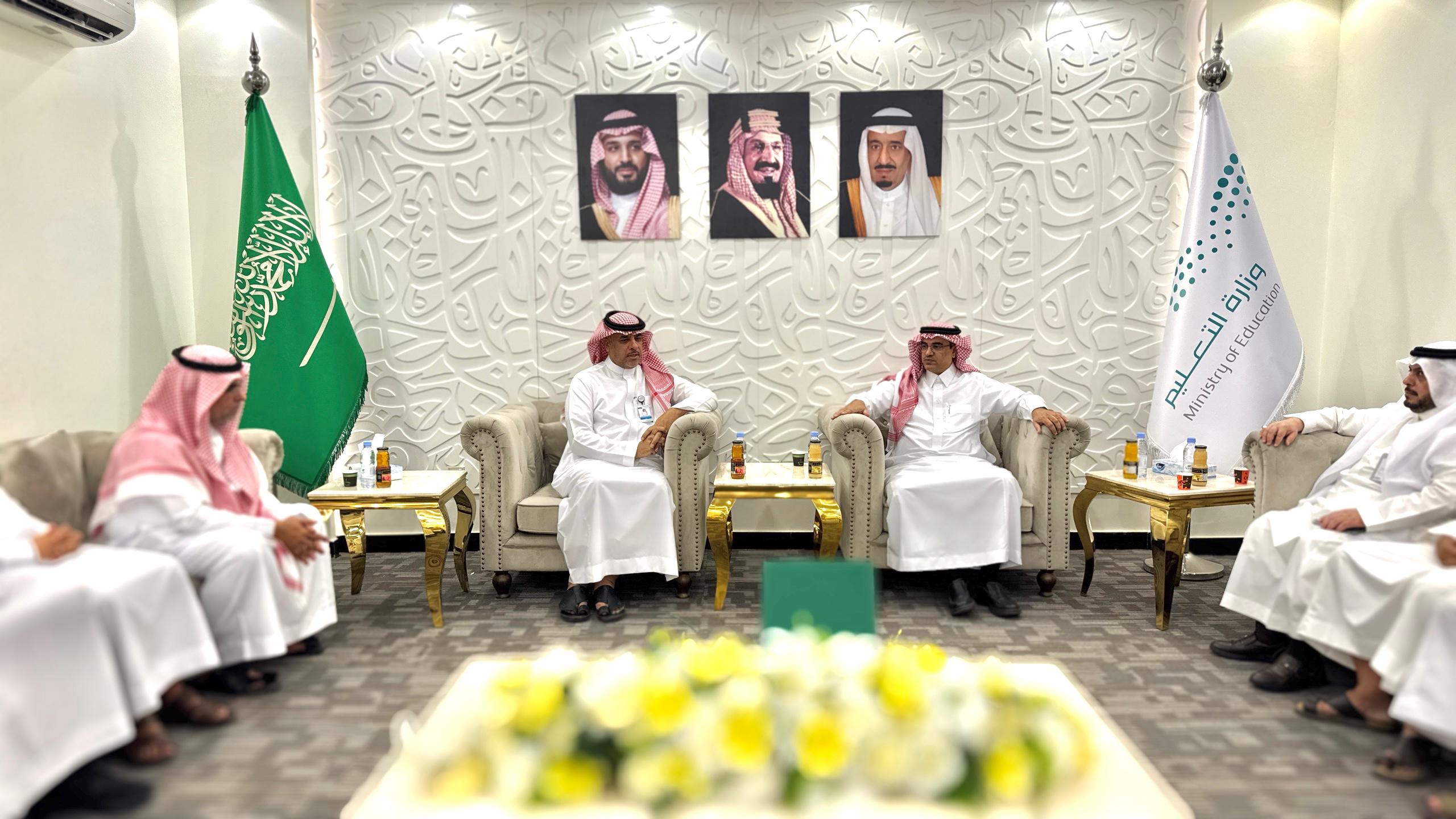 مدير عام تعليم الطائف يلتقي فريق “وقاية” لتعزيز الصحة المدرسية في المدارس