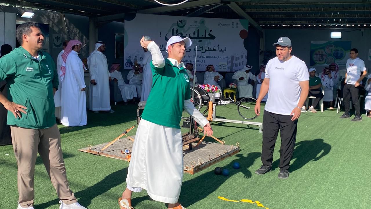 100 طالباً وطالبة من ذوي الإعاقة​ من تعليم الطائف   يشاركون في مسابقات "خليك بطل" التي يقيمها الاتحاد السعودي لألعاب القوى البارالمبية   والتي تهدف إلى اكتشاف المواهب وتعزيز ممارسة الرياضة لذوي الإعاقة.
