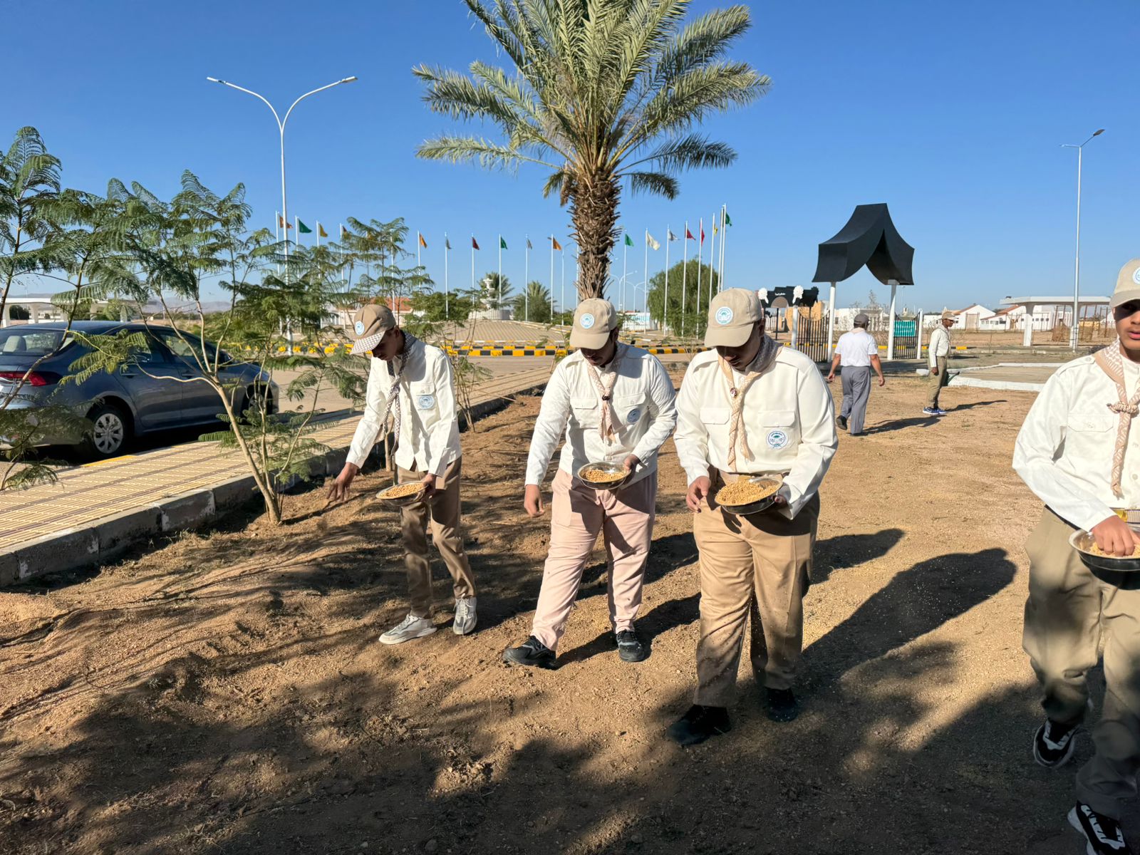  تعليم الطائف ينفذ مبادرة نثر البذور الرعوية لتعزيز الغطاء النباتي