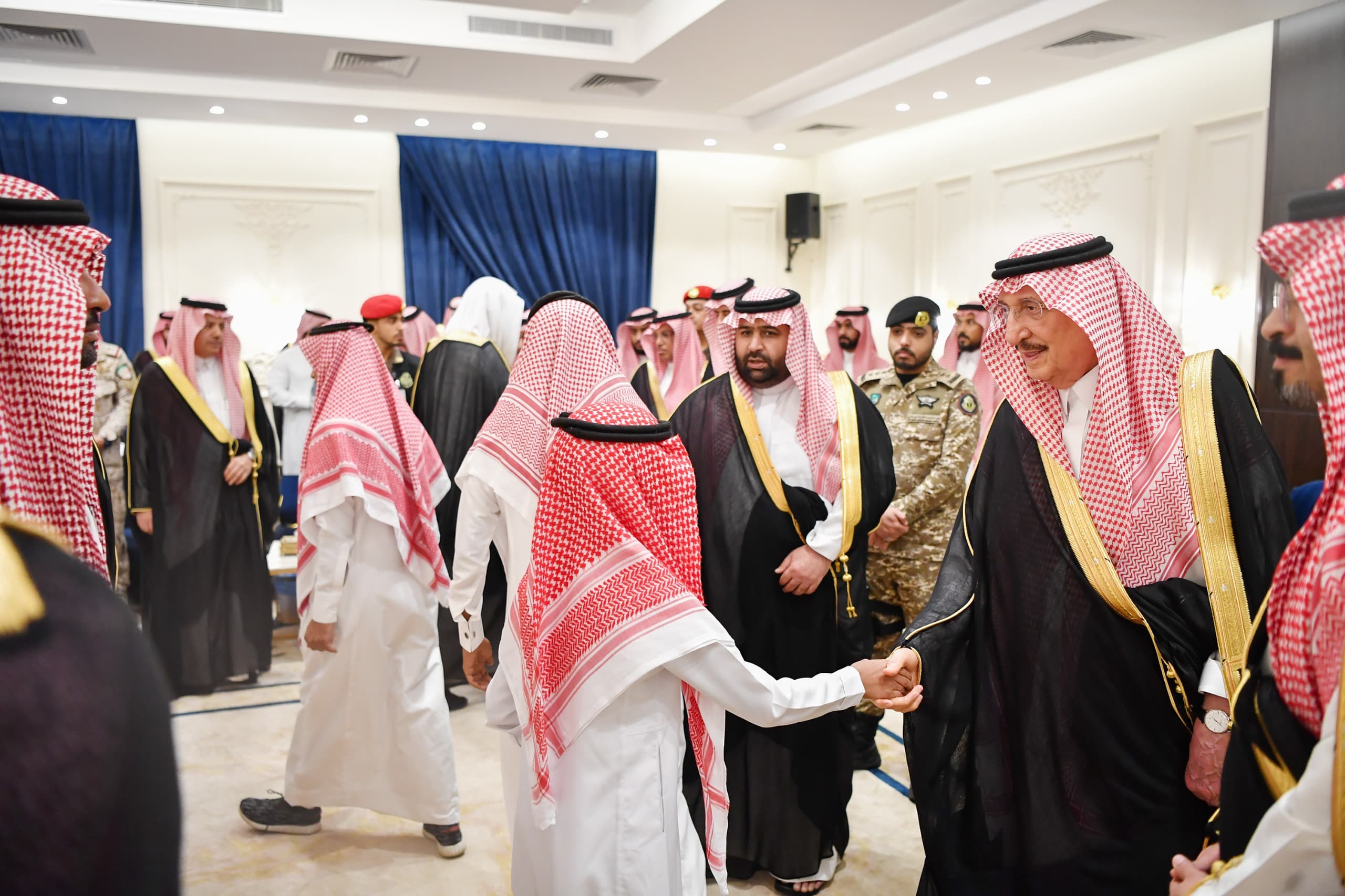 سمو أمير منطقة جازان يكرم 20 متميزًا ومتميزة ضمن مبادرة "منافس"2023م