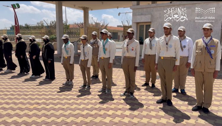 مدير تعليم الطائف  يشارك في رفع العلم على سارية مبنى «الإدارة »