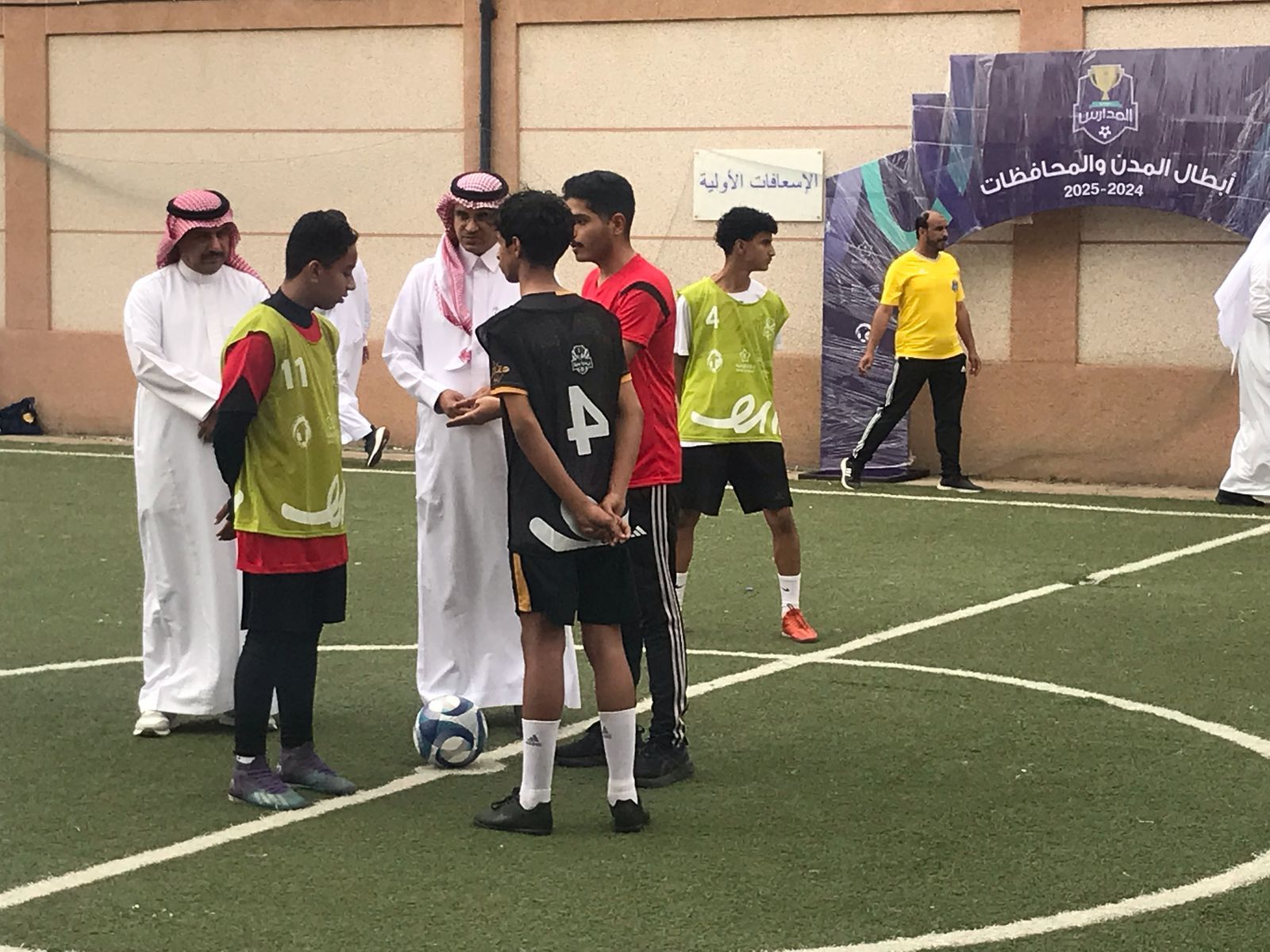 مدير عام تعليم الطائف  يطلق  النسخة الخامسة من دوري المدارس لكرة القدم  بحضور مدير مكتب وزارة الرياضة