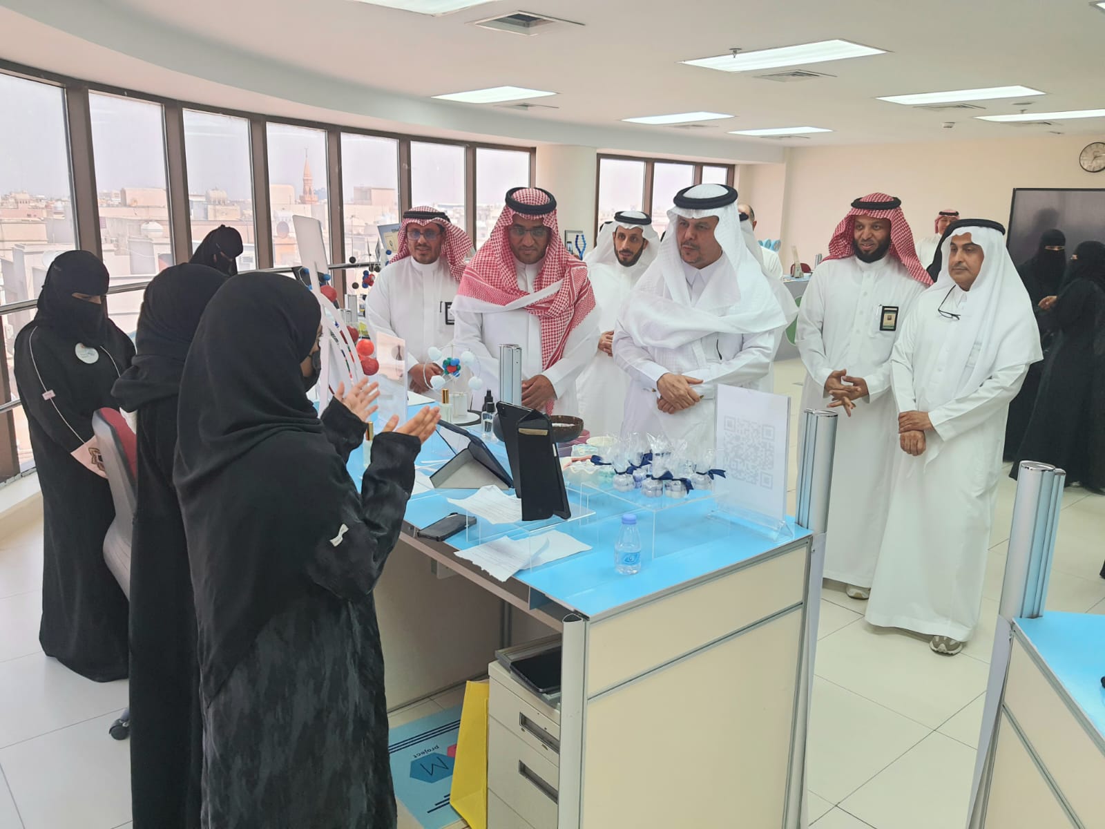 طالبات ثانوية بالأحساء يقدمن 15 مشروعاً علمياً ابتكارياً خلاّقاً