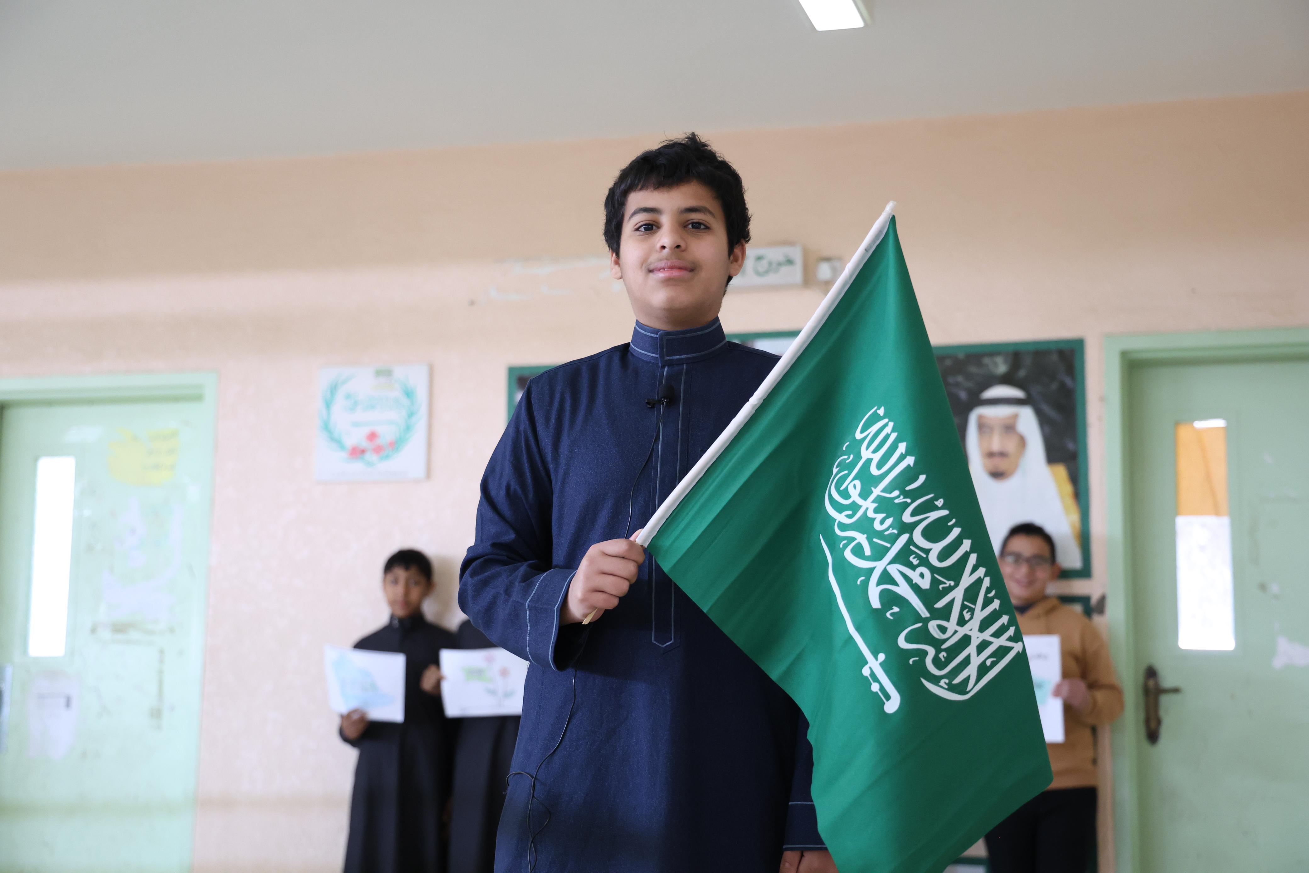 مدارس "تعليم الجوف" تحتفي بـ "يوم العلم"